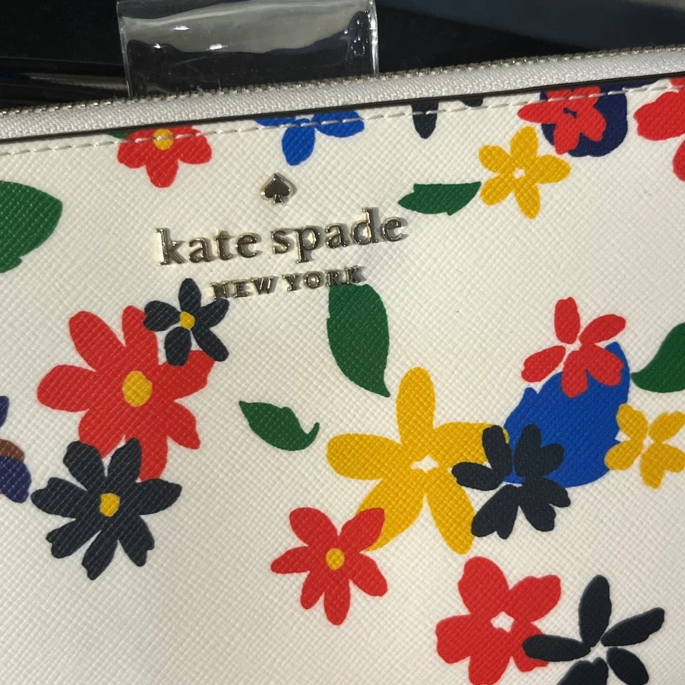 Kate‎ Spade New York Floral Saffiano Leather L-Zip Wristlet Pouch White